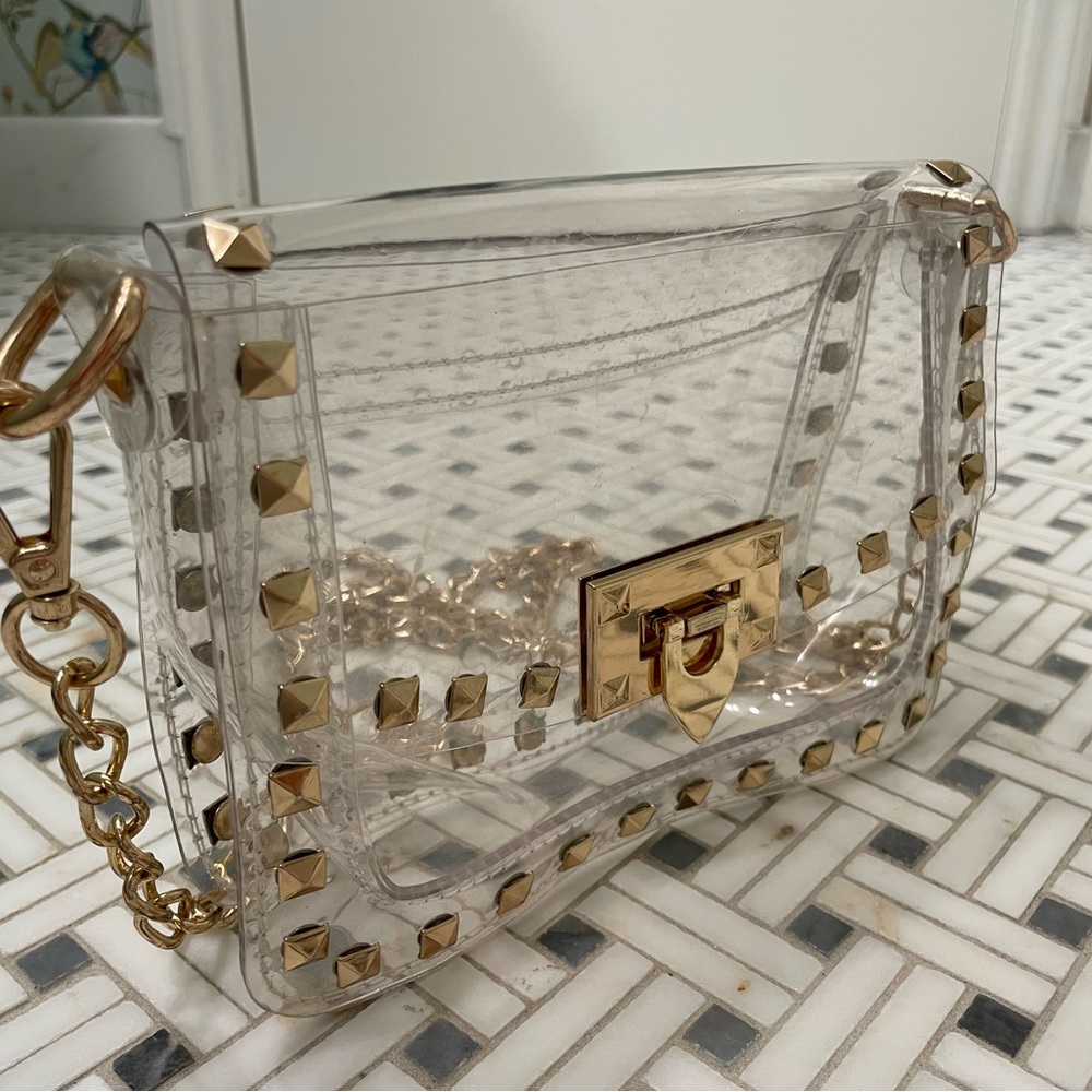 Clearly handbag game day bag in great shape! Worn only like 2 times.